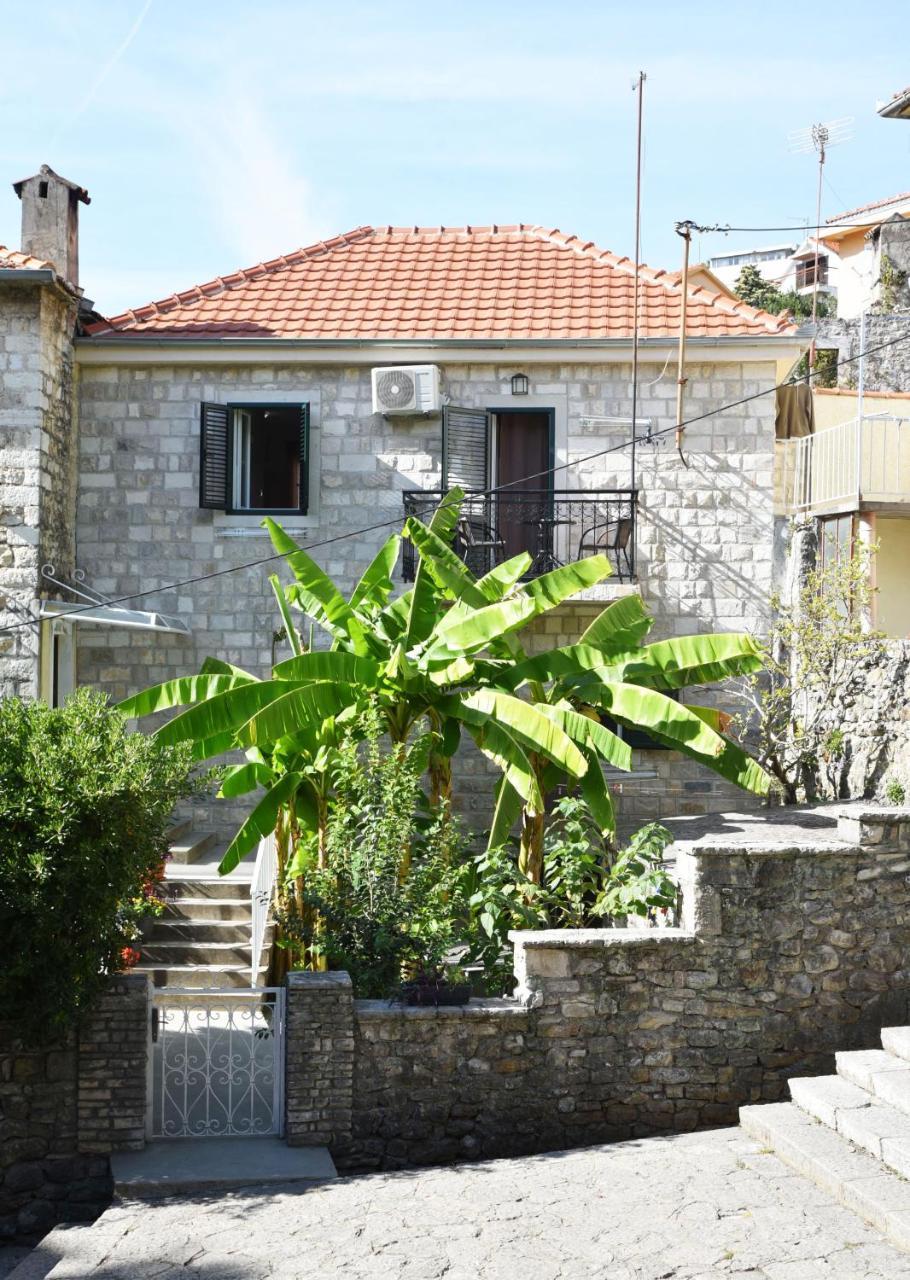 Vila Kula 1830 Apartments Χέρτσεγκ Νόβι Εξωτερικό φωτογραφία