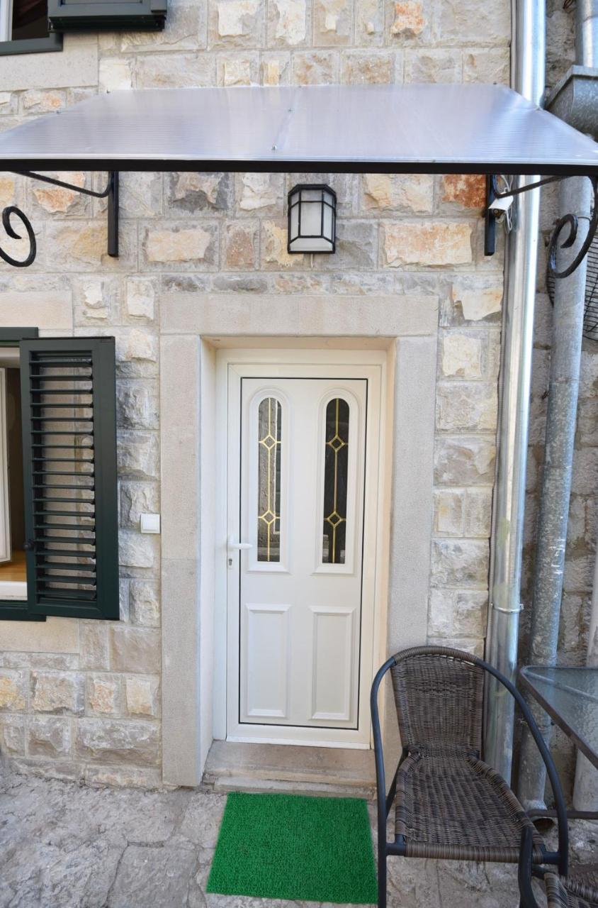 Vila Kula 1830 Apartments Χέρτσεγκ Νόβι Εξωτερικό φωτογραφία