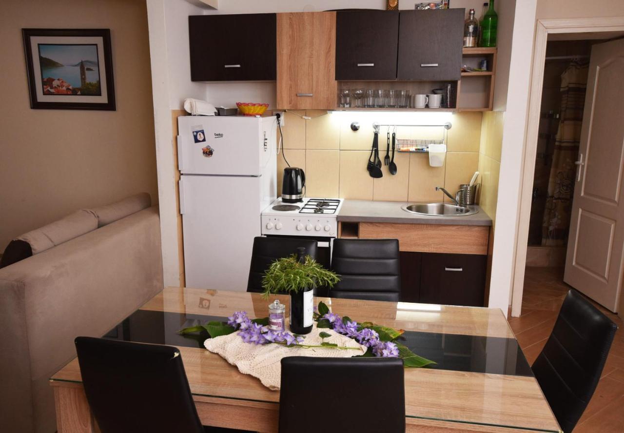Vila Kula 1830 Apartments Χέρτσεγκ Νόβι Εξωτερικό φωτογραφία