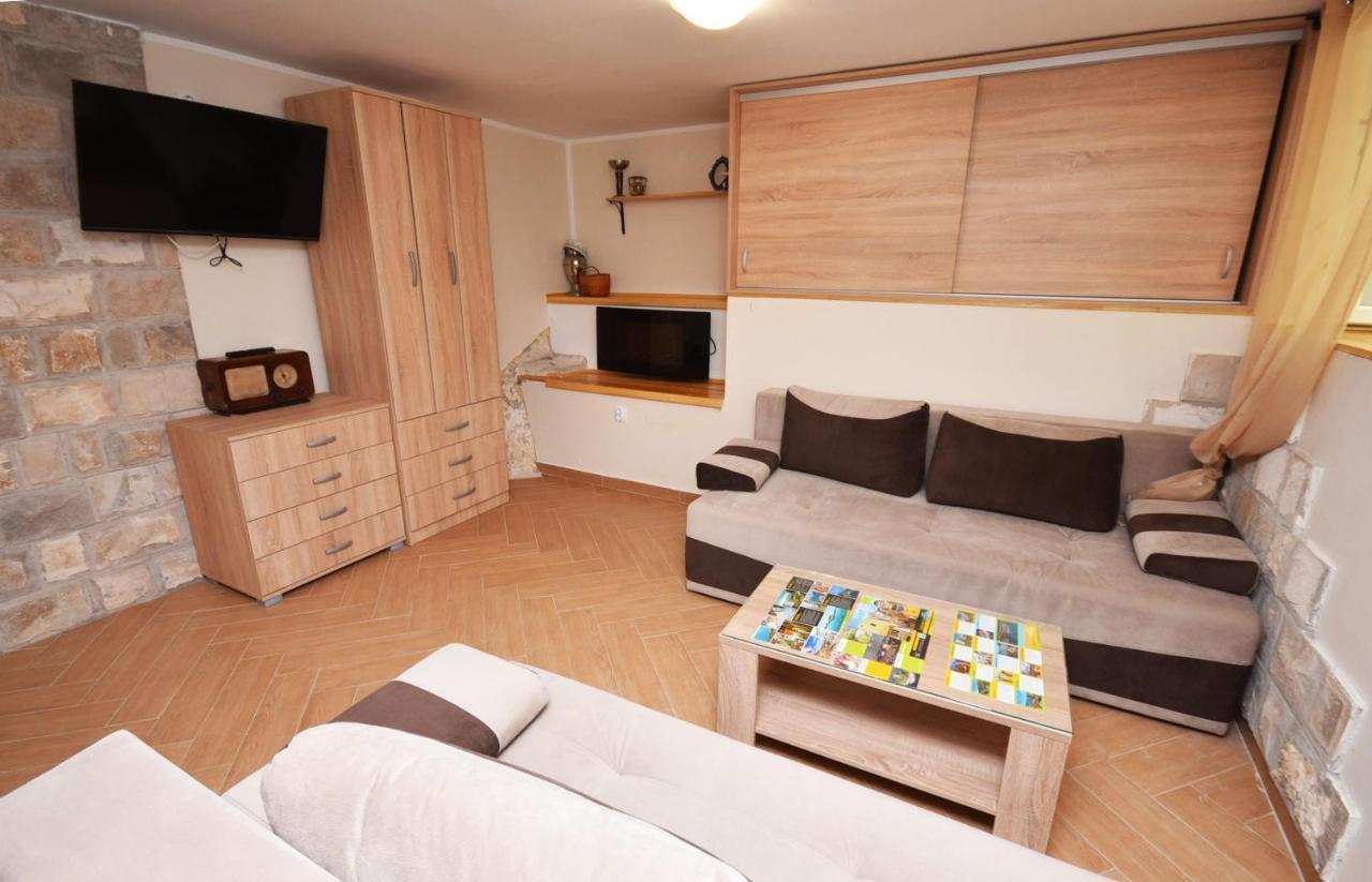 Vila Kula 1830 Apartments Χέρτσεγκ Νόβι Εξωτερικό φωτογραφία