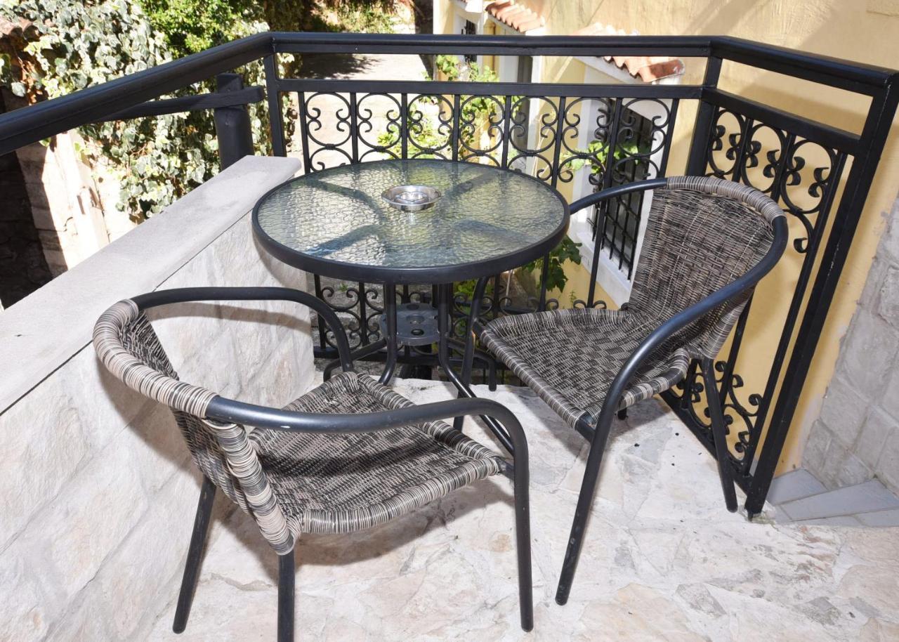 Vila Kula 1830 Apartments Χέρτσεγκ Νόβι Εξωτερικό φωτογραφία