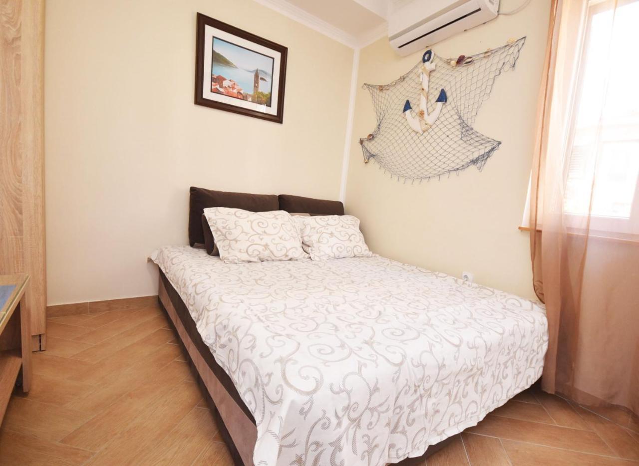 Vila Kula 1830 Apartments Χέρτσεγκ Νόβι Εξωτερικό φωτογραφία