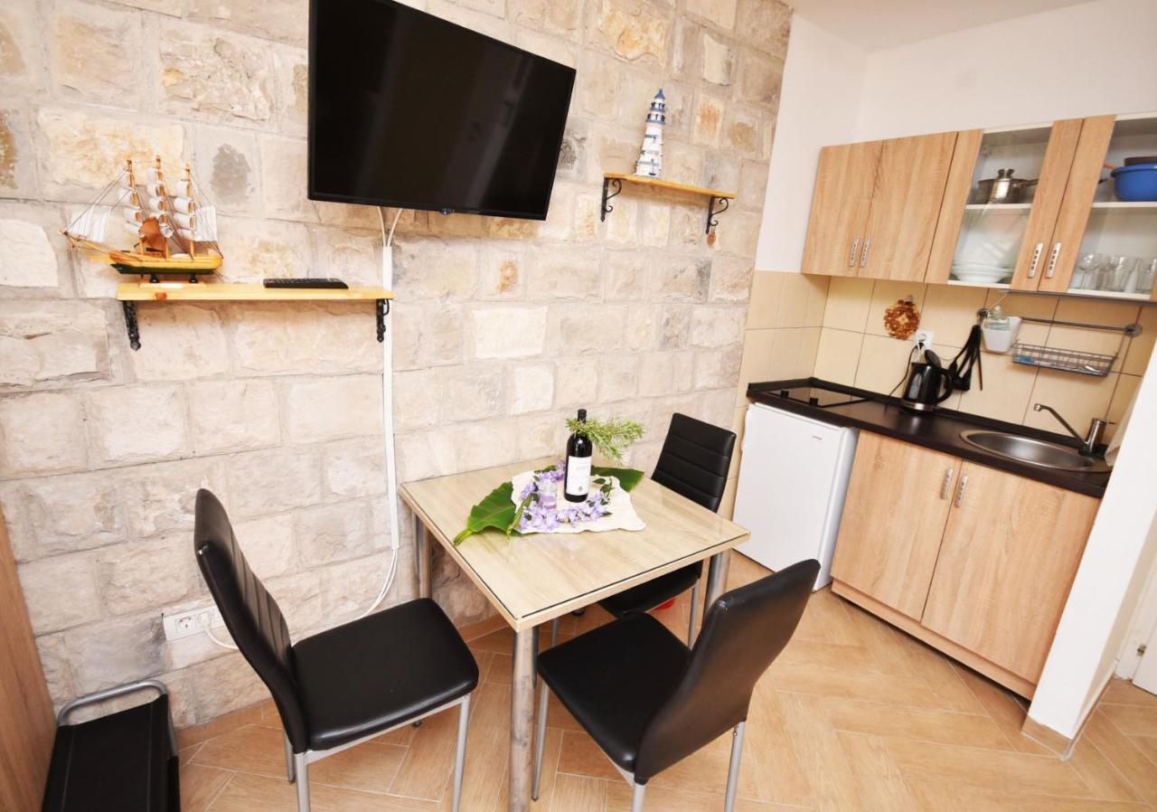 Vila Kula 1830 Apartments Χέρτσεγκ Νόβι Εξωτερικό φωτογραφία