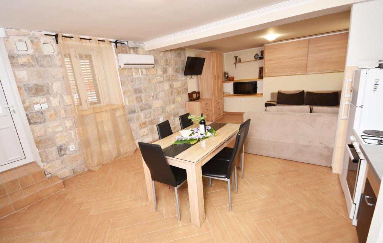 Vila Kula 1830 Apartments Χέρτσεγκ Νόβι Εξωτερικό φωτογραφία