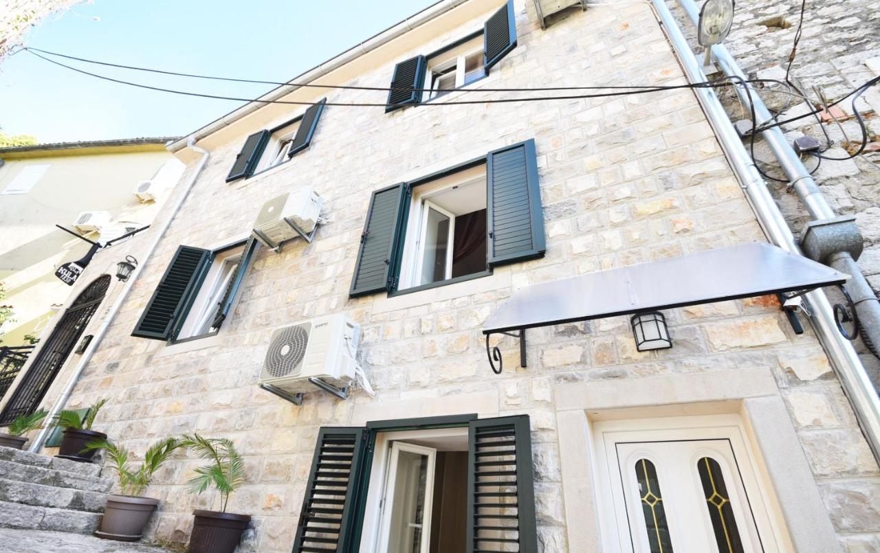 Vila Kula 1830 Apartments Χέρτσεγκ Νόβι Εξωτερικό φωτογραφία
