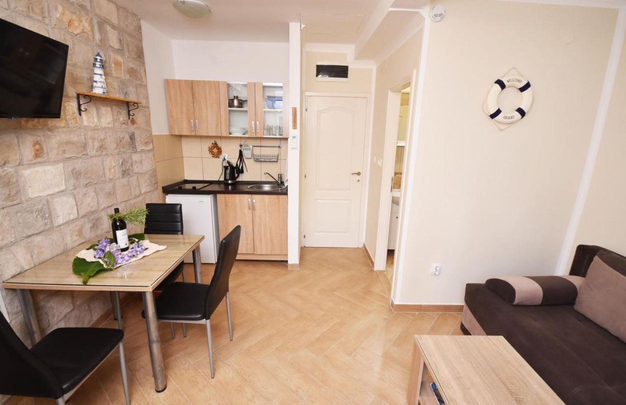 Vila Kula 1830 Apartments Χέρτσεγκ Νόβι Εξωτερικό φωτογραφία