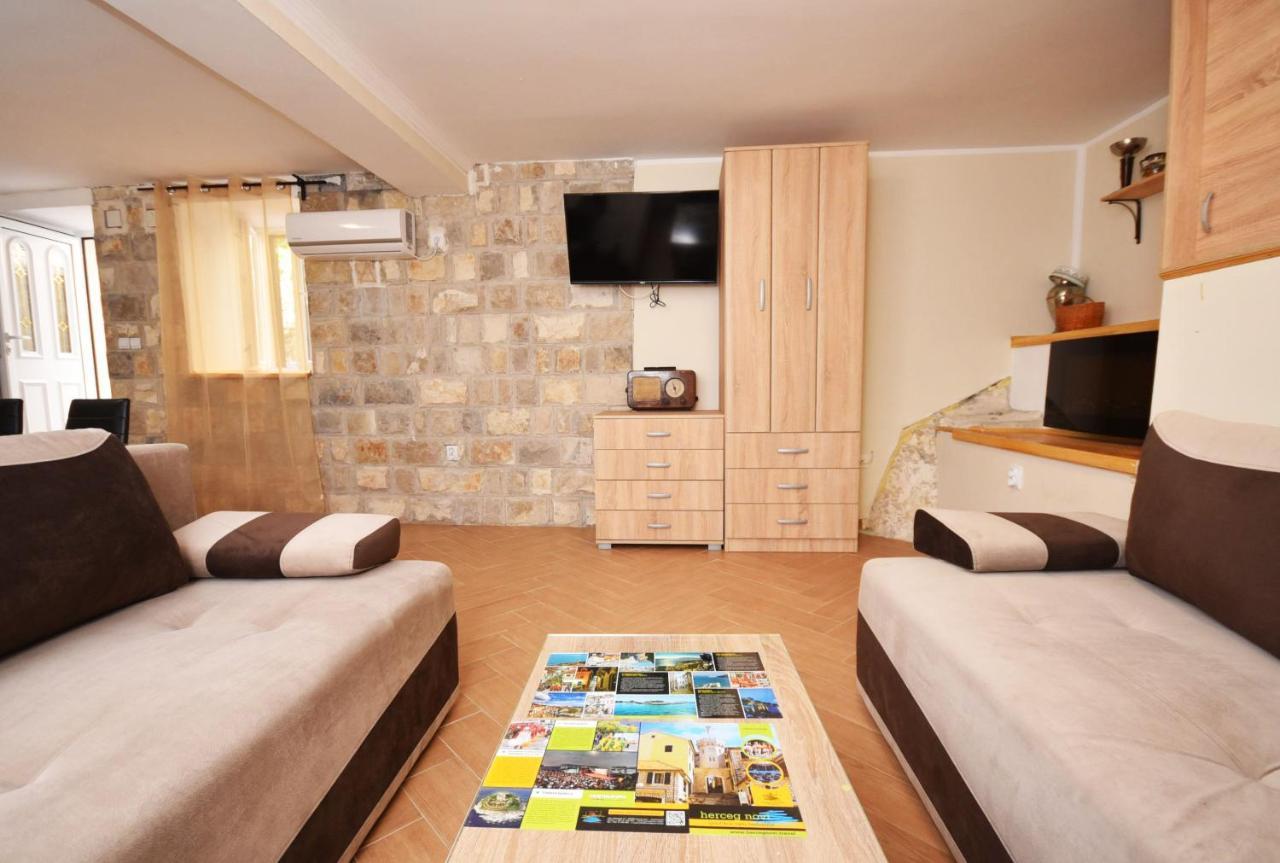 Vila Kula 1830 Apartments Χέρτσεγκ Νόβι Εξωτερικό φωτογραφία